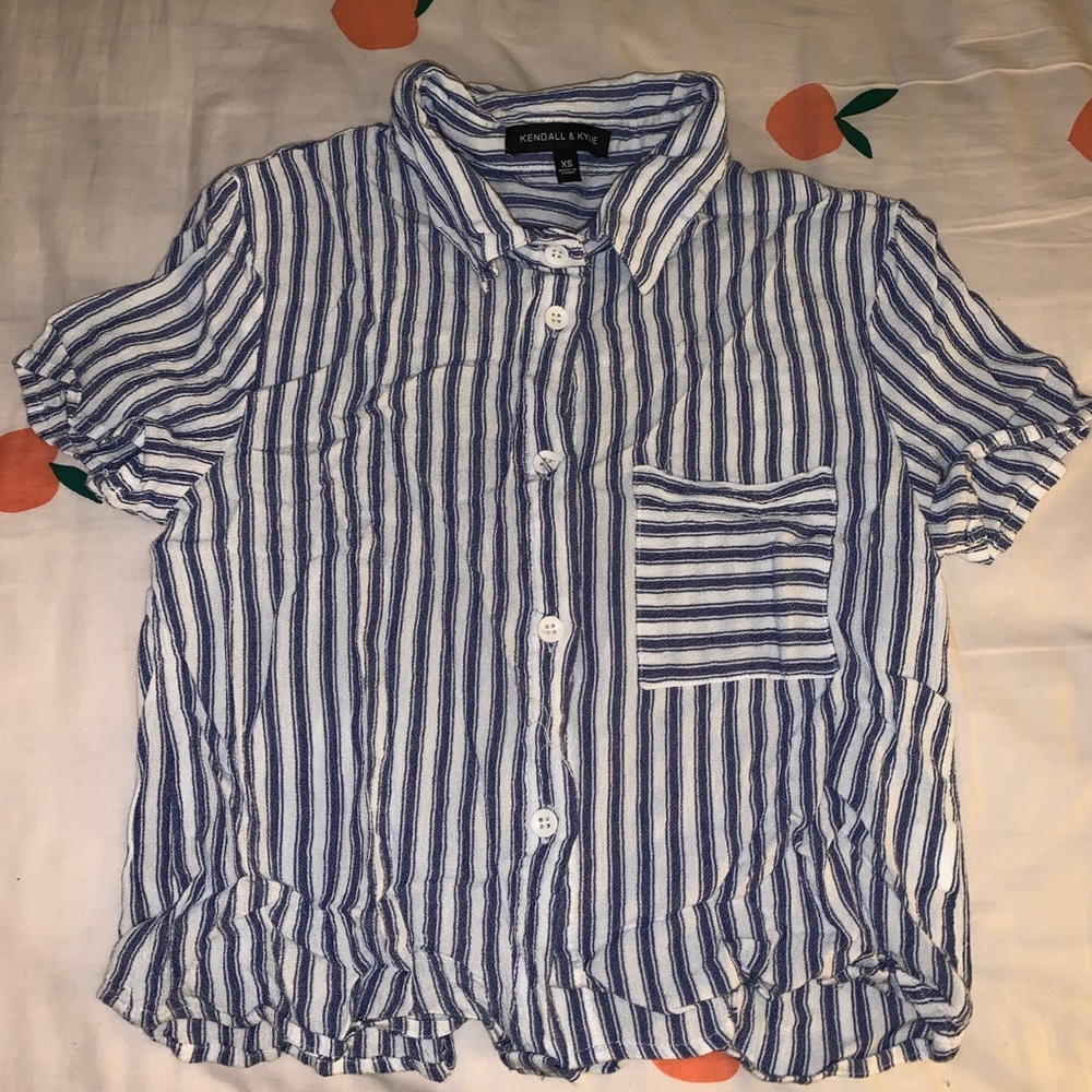 Cropped button down